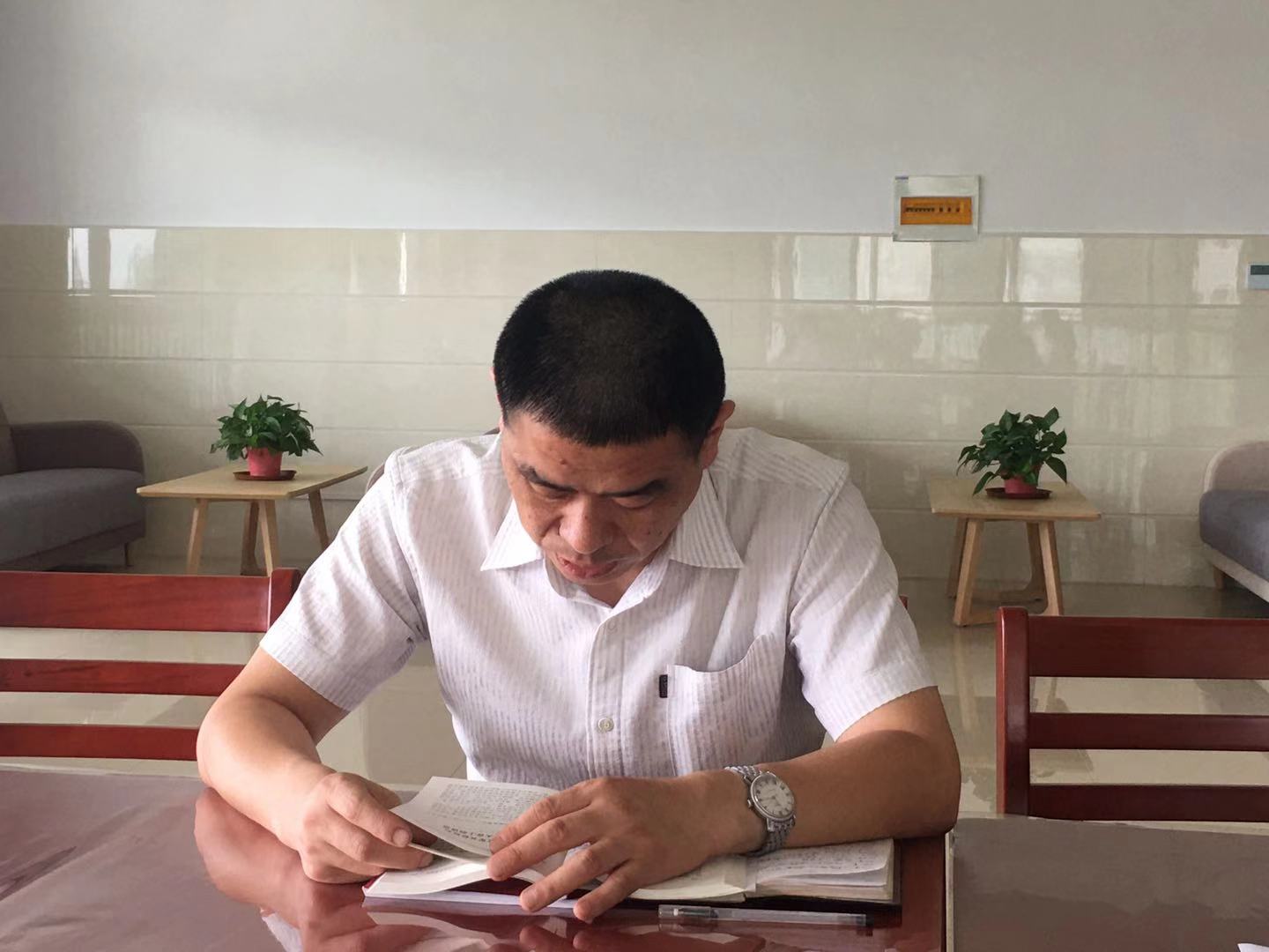 日出水了啊快点使劲动态图