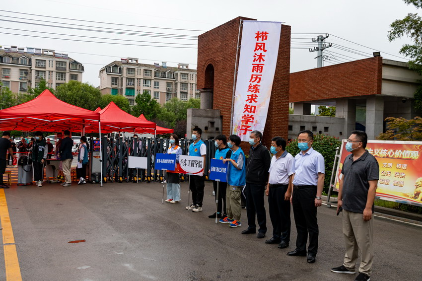 日出水了啊快点使劲动态图