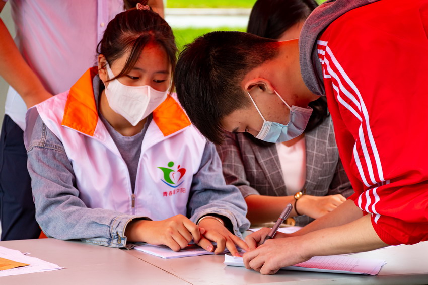 日出水了啊快点使劲动态图