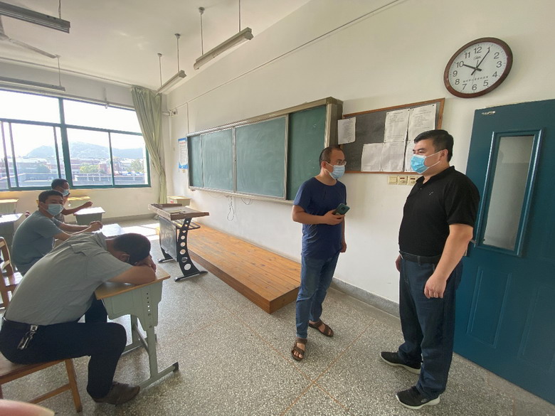 日出水了啊快点使劲动态图