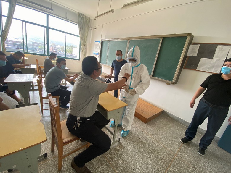 日出水了啊快点使劲动态图