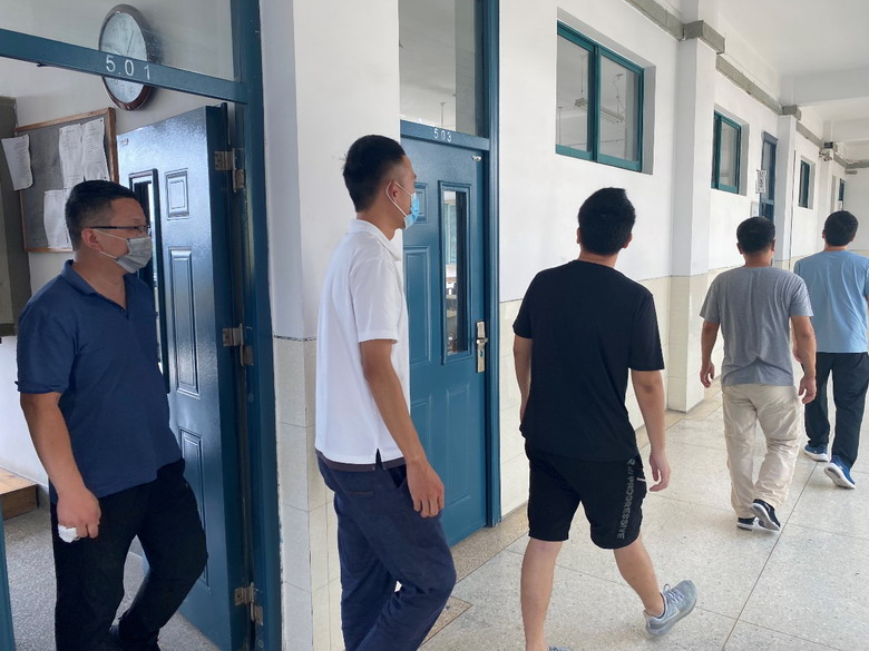 日出水了啊快点使劲动态图