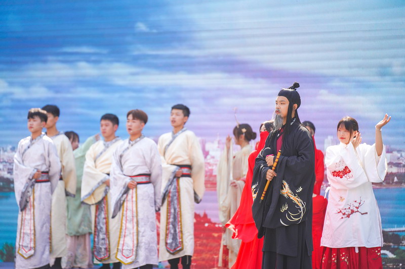 日出水了啊快点使劲动态图