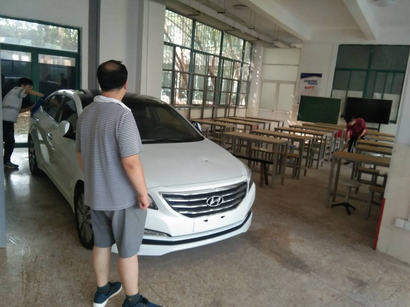 日出水了啊快点使劲动态图