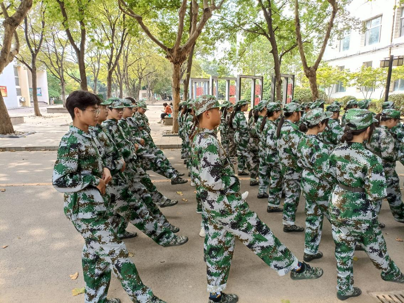 日出水了啊快点使劲动态图