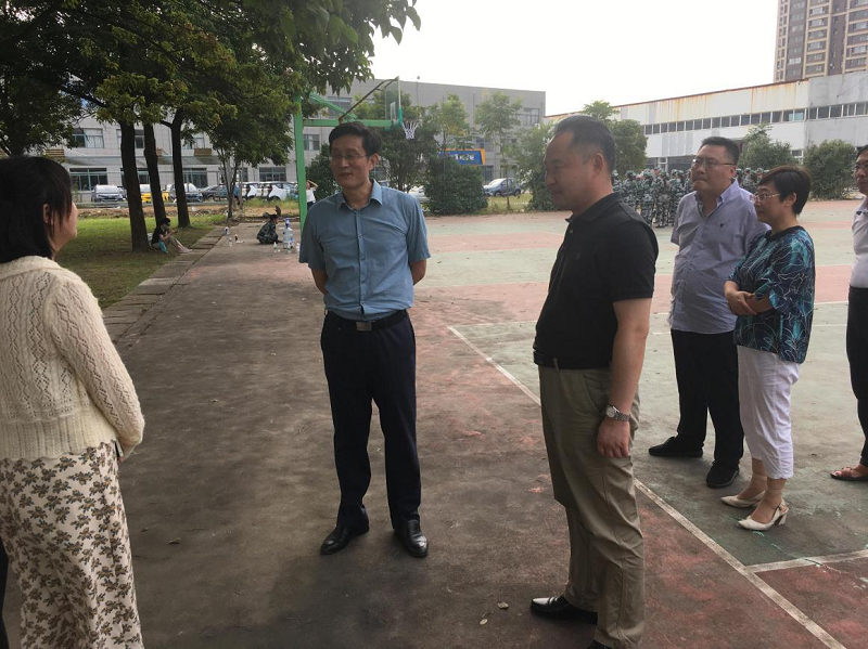 日出水了啊快点使劲动态图