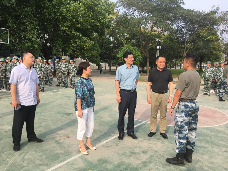 日出水了啊快点使劲动态图