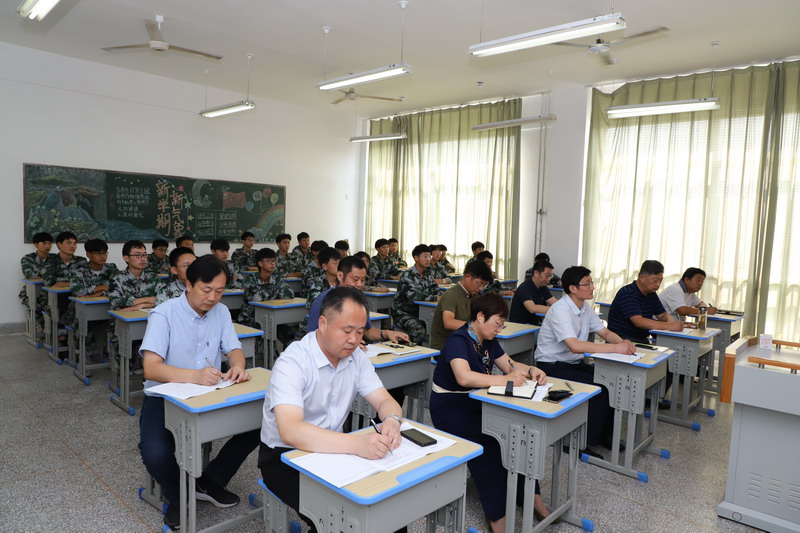 日出水了啊快点使劲动态图