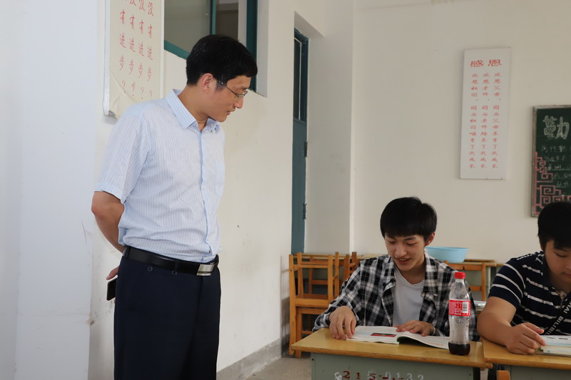 日出水了啊快点使劲动态图