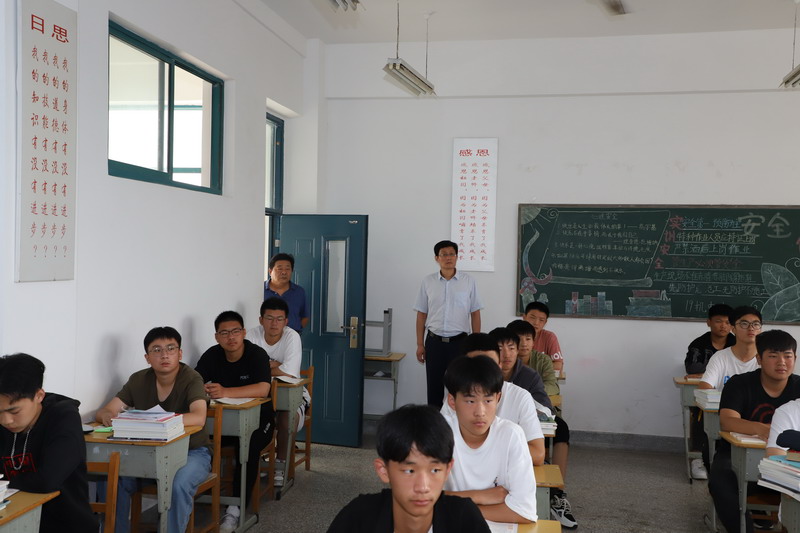 日出水了啊快点使劲动态图