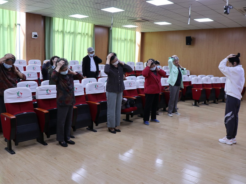 日出水了啊快点使劲动态图