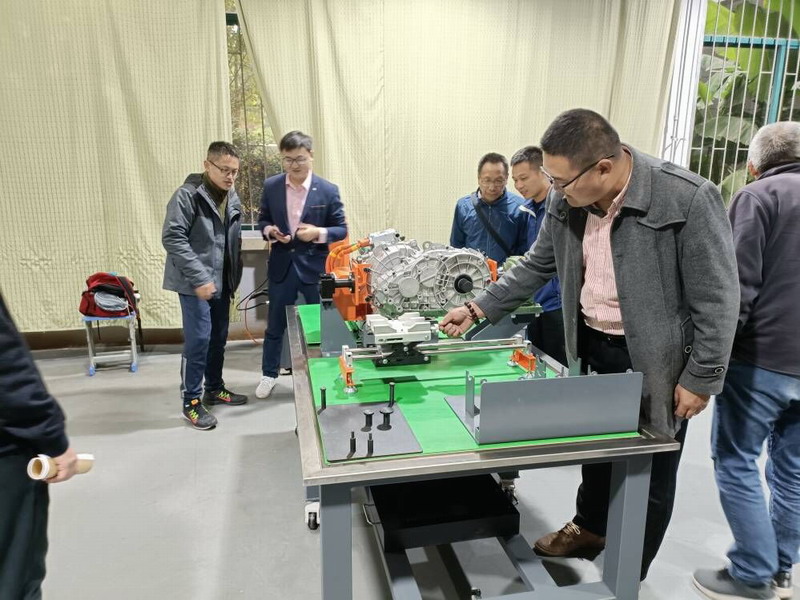 日出水了啊快点使劲动态图