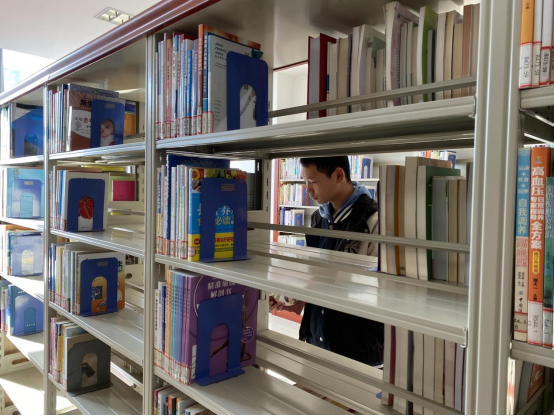 日出水了啊快点使劲动态图