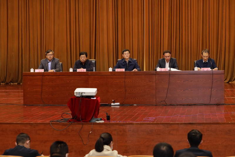 日出水了啊快点使劲动态图