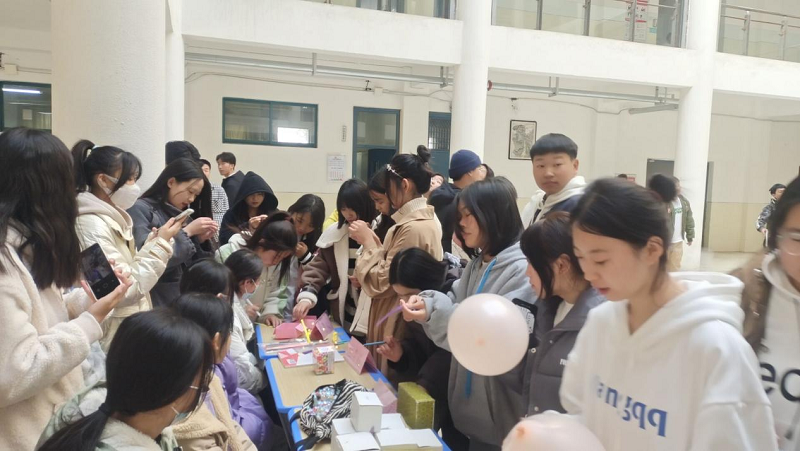 日出水了啊快点使劲动态图