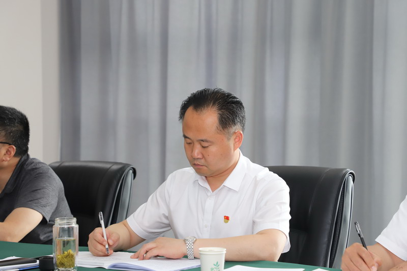 日出水了啊快点使劲动态图