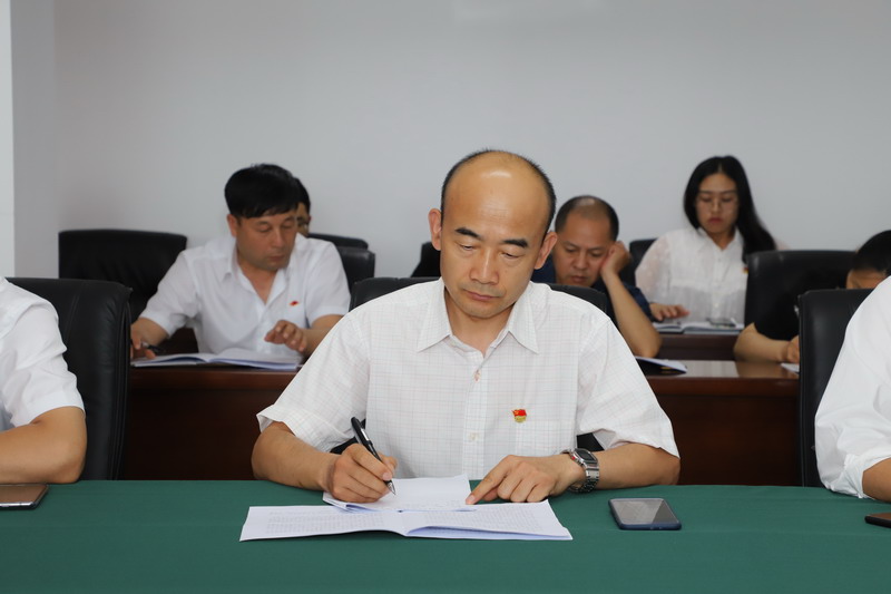 日出水了啊快点使劲动态图