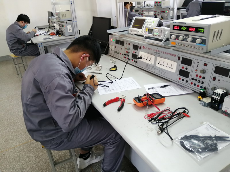 日出水了啊快点使劲动态图