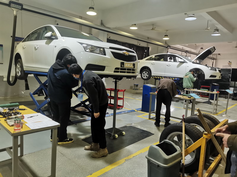 日出水了啊快点使劲动态图