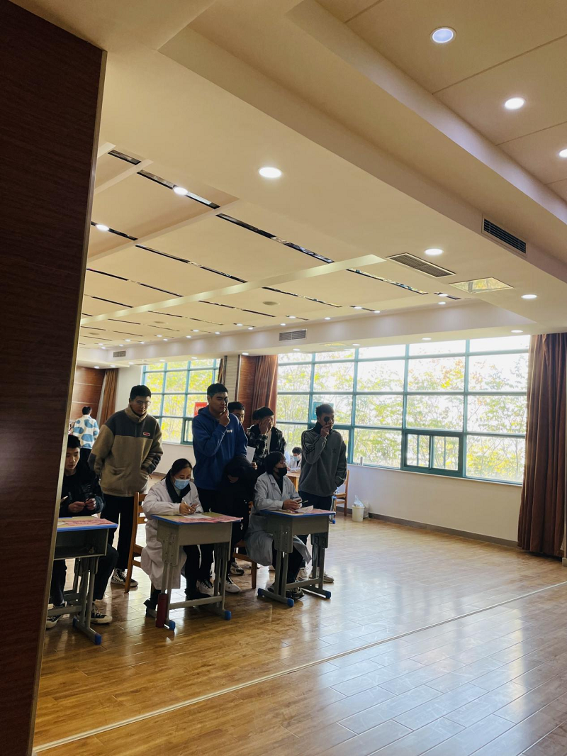 日出水了啊快点使劲动态图