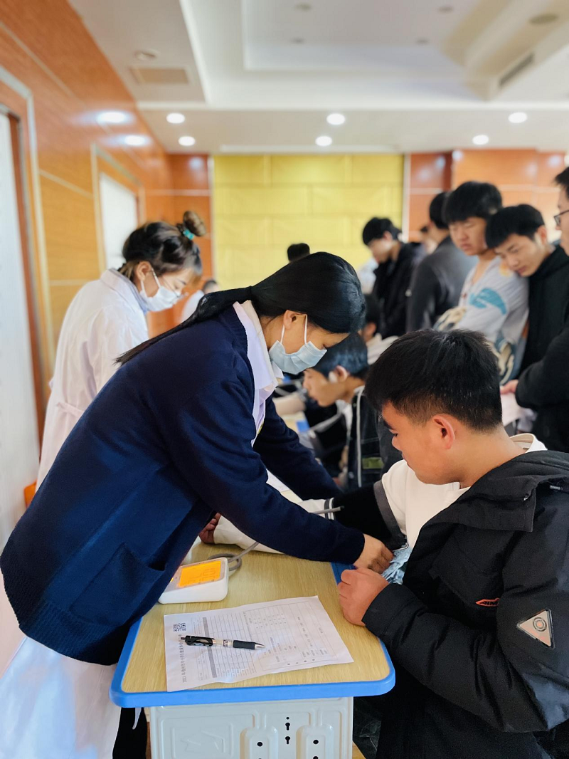 日出水了啊快点使劲动态图