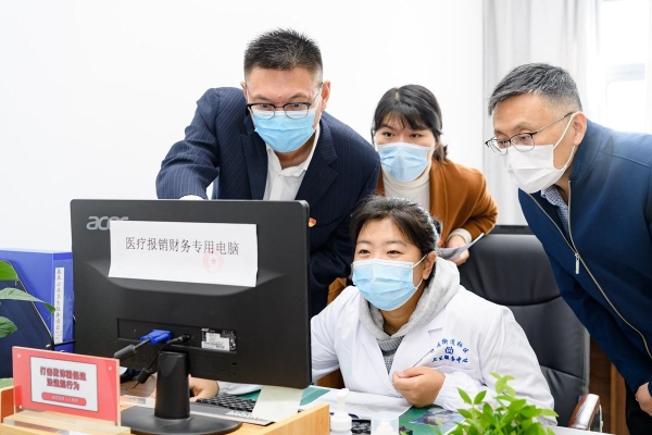 日出水了啊快点使劲动态图