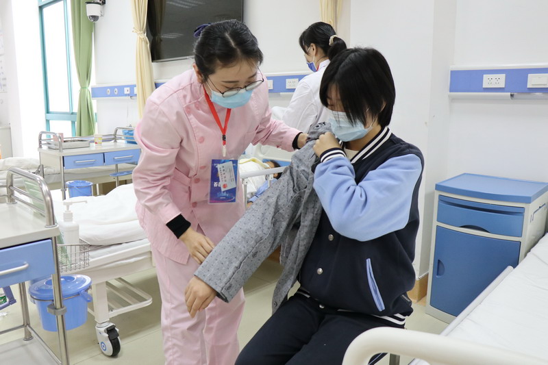 日出水了啊快点使劲动态图