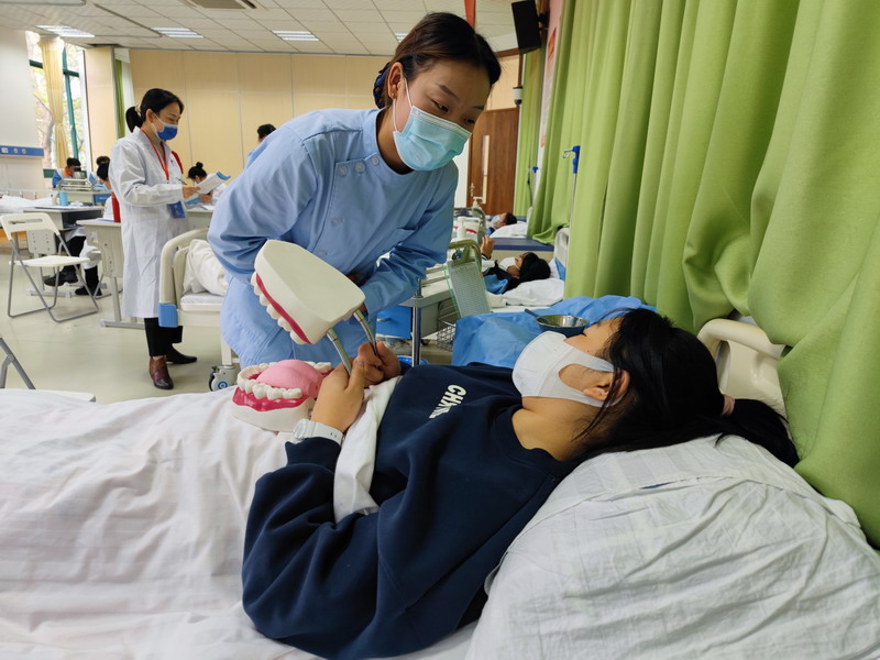 日出水了啊快点使劲动态图