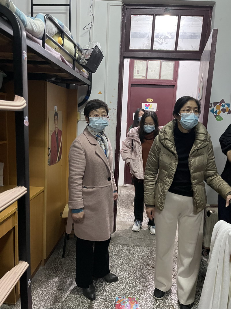 日出水了啊快点使劲动态图