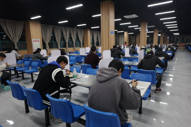 日出水了啊快点使劲动态图