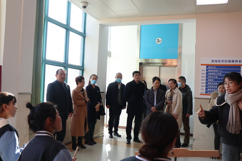 日出水了啊快点使劲动态图