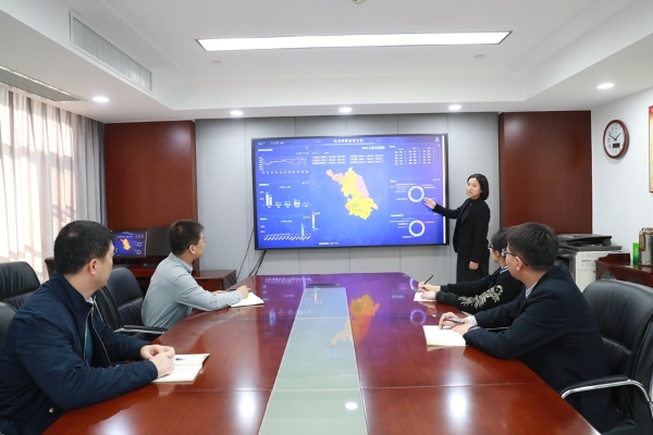 日出水了啊快点使劲动态图