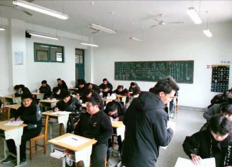 日出水了啊快点使劲动态图