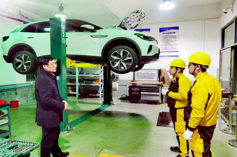 日出水了啊快点使劲动态图