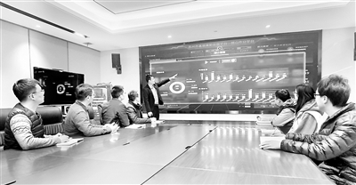 日出水了啊快点使劲动态图