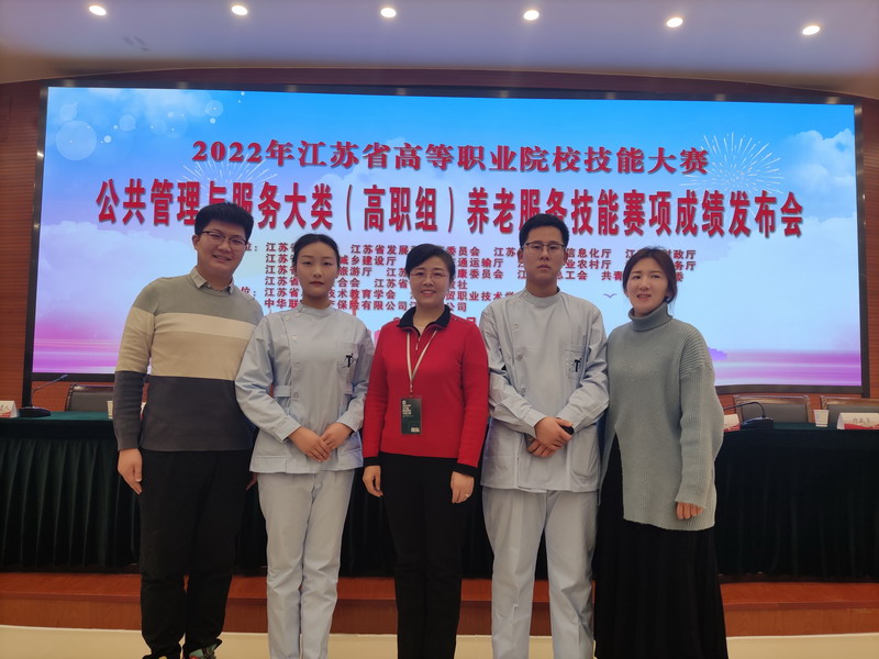 日出水了啊快点使劲动态图