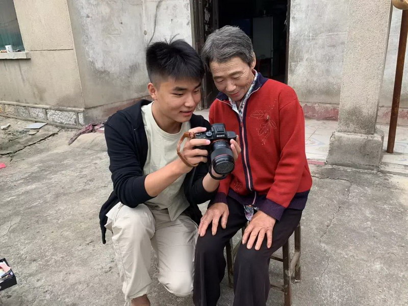 日出水了啊快点使劲动态图