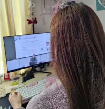 日出水了啊快点使劲动态图