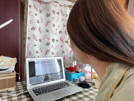 日出水了啊快点使劲动态图