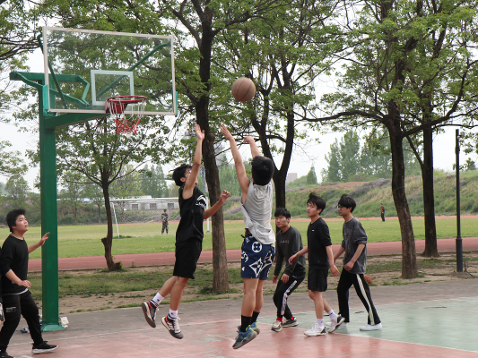 日出水了啊快点使劲动态图