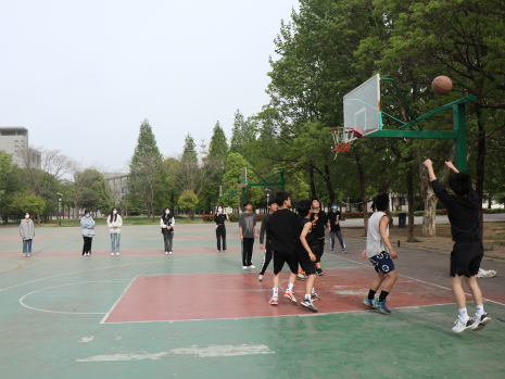 日出水了啊快点使劲动态图