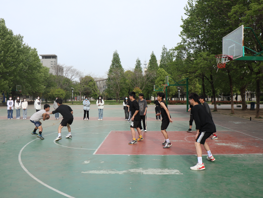 日出水了啊快点使劲动态图