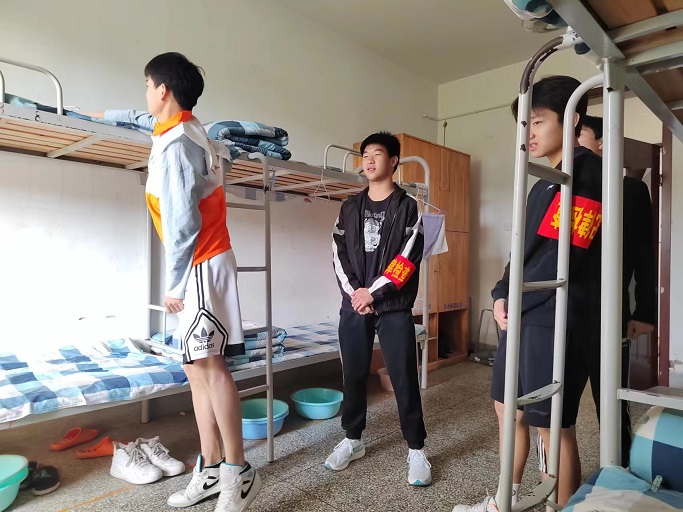 日出水了啊快点使劲动态图