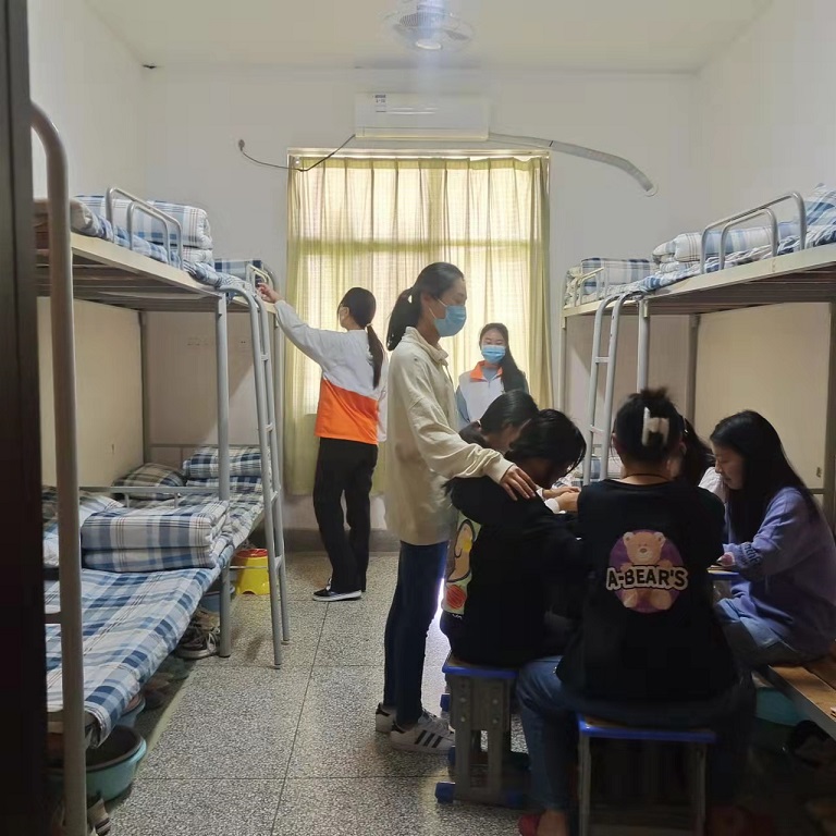 日出水了啊快点使劲动态图