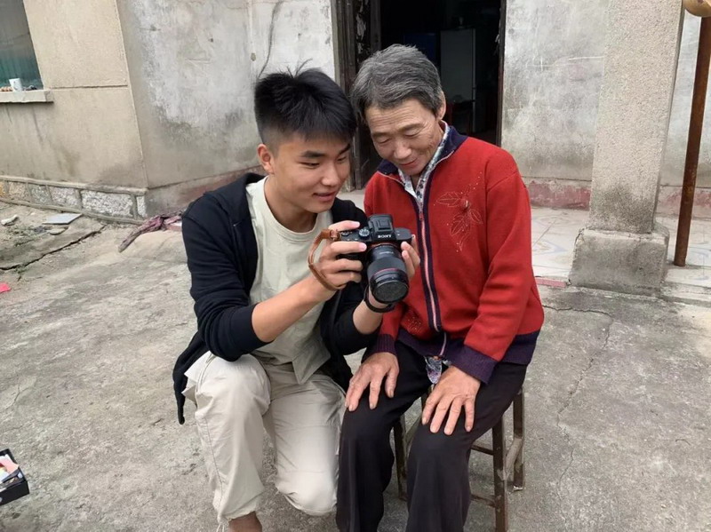 日出水了啊快点使劲动态图