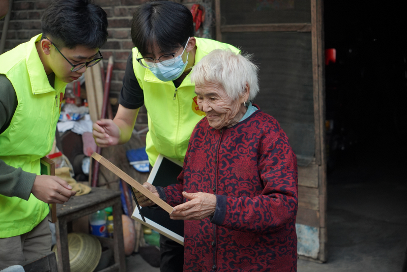 日出水了啊快点使劲动态图