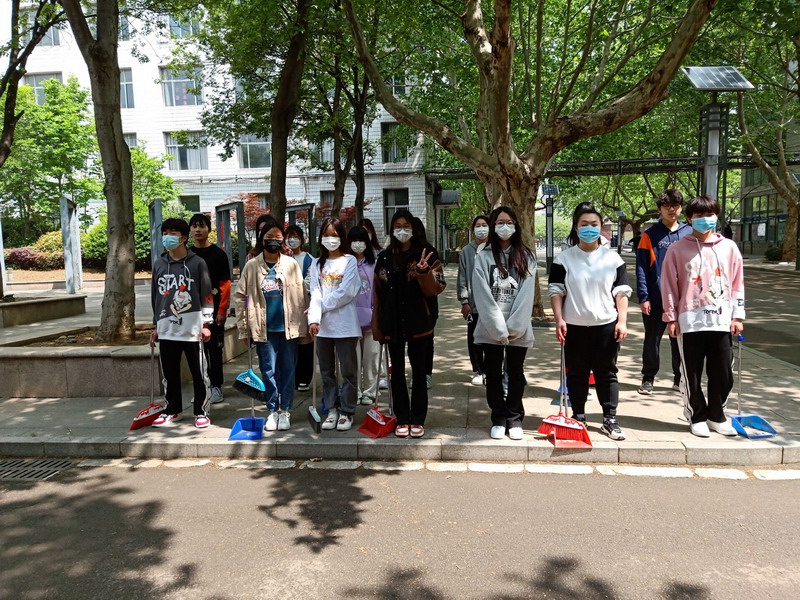 日出水了啊快点使劲动态图