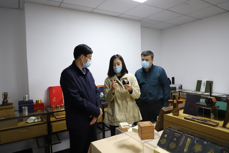 日出水了啊快点使劲动态图