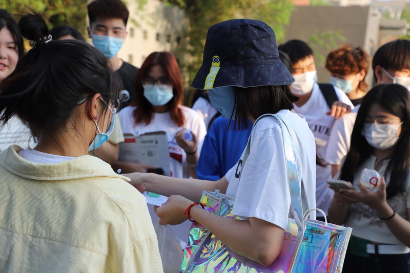 日出水了啊快点使劲动态图