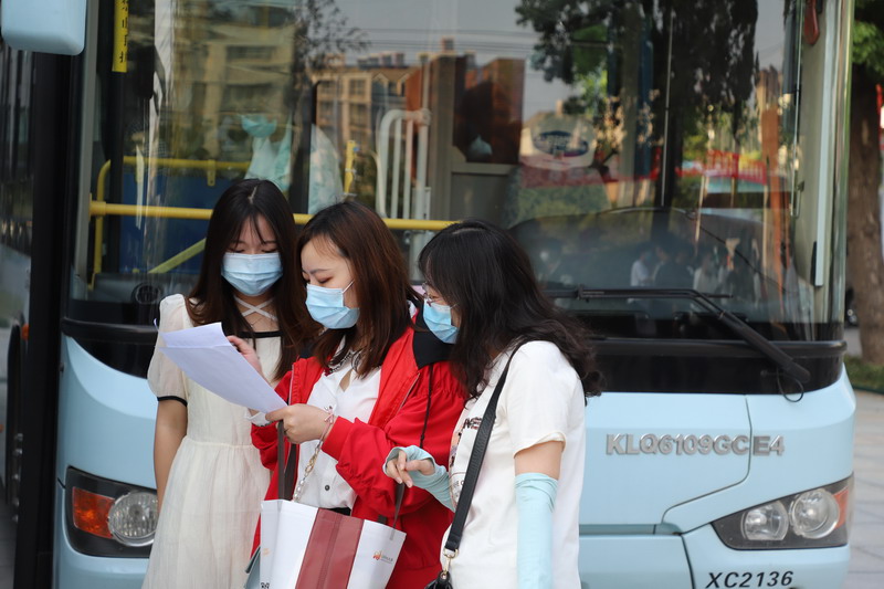 日出水了啊快点使劲动态图